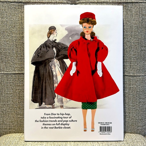 “Barbie Takes The Catwalk” Book - Picture 2 of 7
